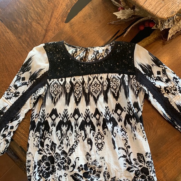 CAbi Black & Cream Lace & Floral Blouse - Picture 5 of 10